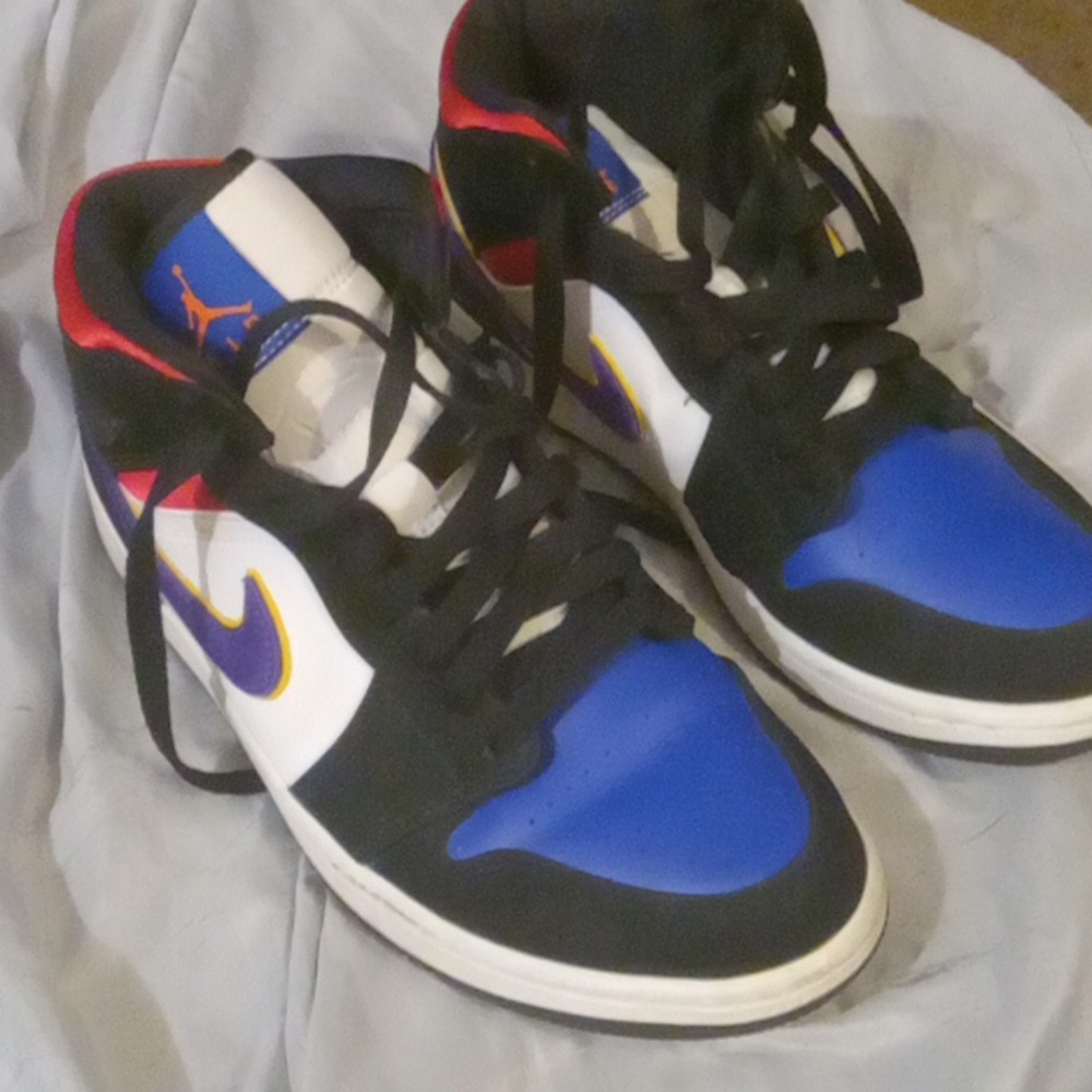 Air Jordan size 8 men's medium